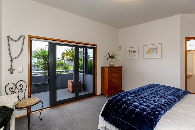 Photo of property in 36 Messenger Terrace, Oakura, 4314