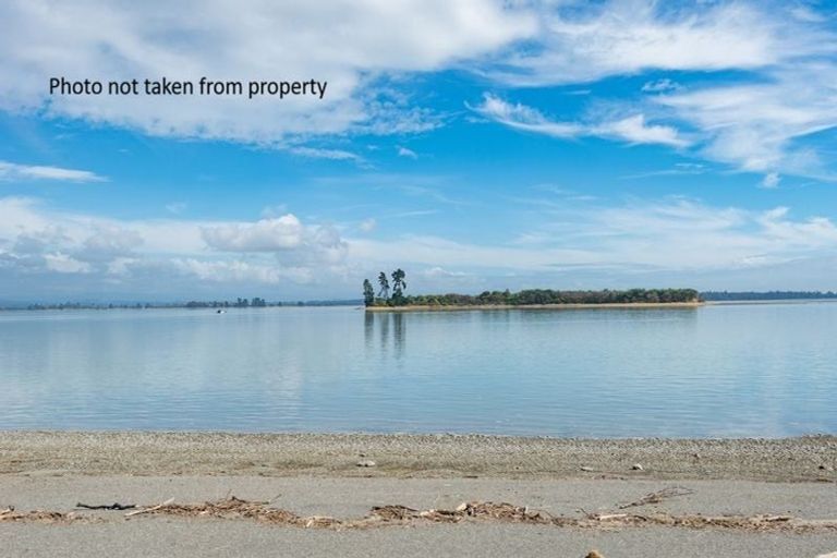 Photo of property in 17 Martin Street, Monaco, Nelson, 7011