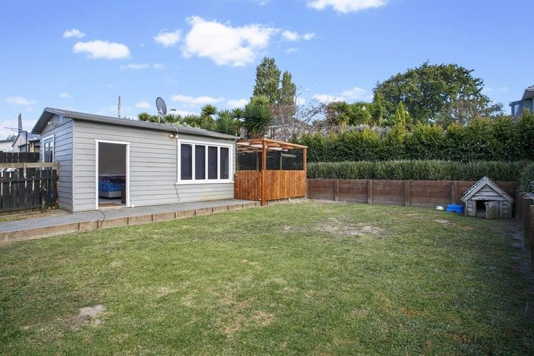 Photo of property in 88 Arimu Road, Papakura, 2110