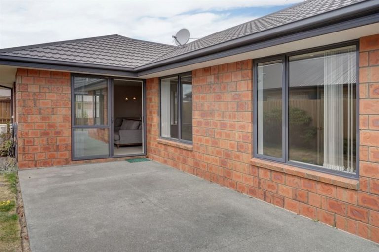 Photo of property in 5 Flaxon Place, Burwood, Christchurch, 8083