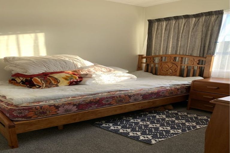 Photo of property in 10 Peterhouse Place, West Harbour, Auckland, 0618