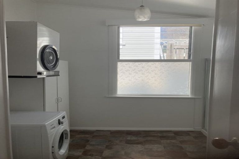 Photo of property in 2 Stanley Street, Berhampore, Wellington, 6023