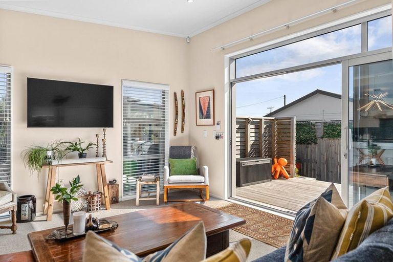 Photo of property in 15a Esther Street, Martinborough, 5711