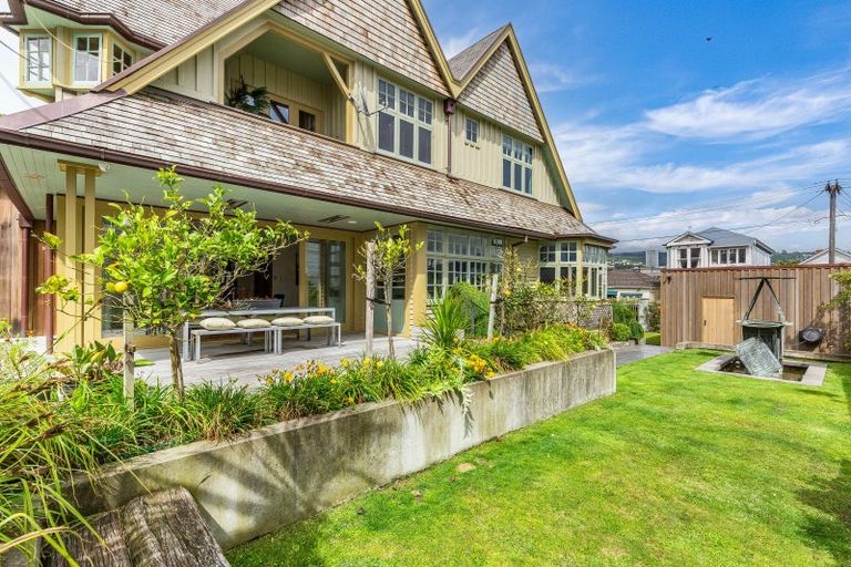 Photo of property in 111 Brougham Street, Mount Victoria, Wellington, 6011