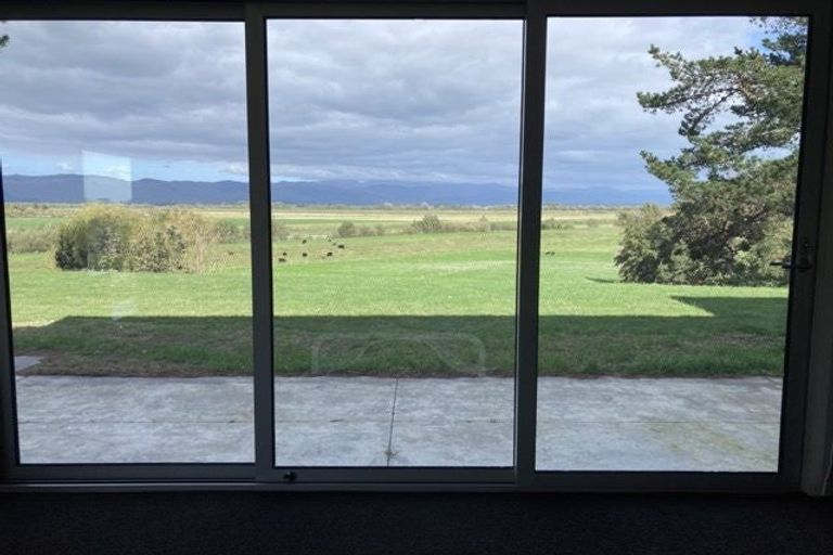 Photo of property in 1122 Rangiotu Road, Rangiotu, Palmerston North, 4477