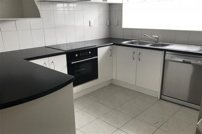 Photo of property in 24 Pitt Avenue, Clendon Park, Auckland, 2103