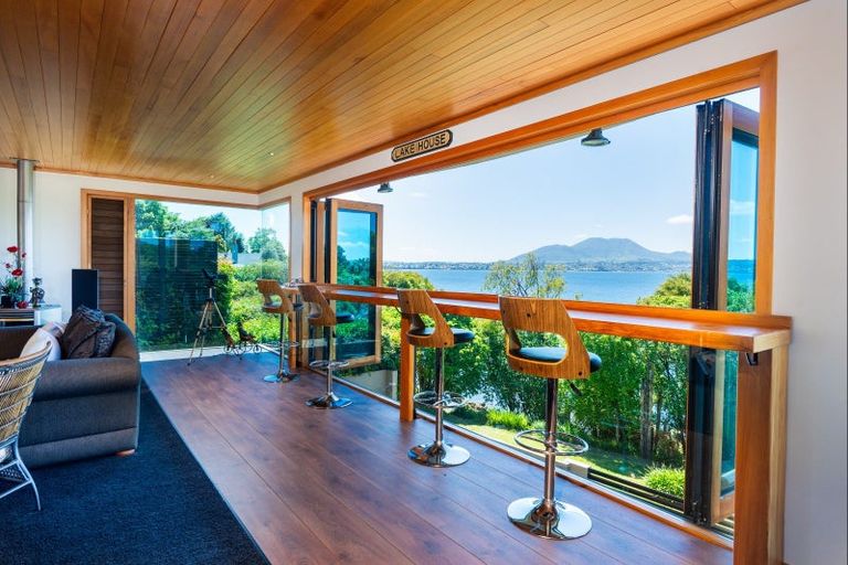 Photo of property in 809 Acacia Bay Road, Acacia Bay, Taupo, 3330