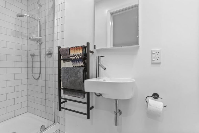 Photo of property in 80 Waima Crescent, Titirangi, Auckland, 0604