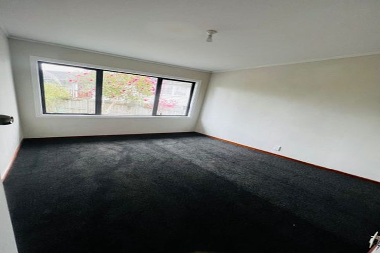 Photo of property in 26 Royal Road, Massey, Auckland, 0614