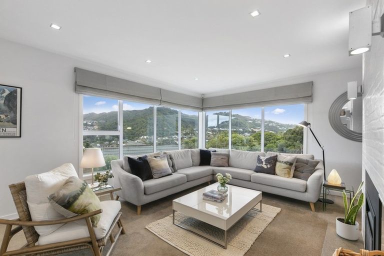 Photo of property in 32 Torwood Road, Khandallah, Wellington, 6035