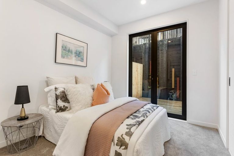 Photo of property in 35 Puihi Crescent, Massey, 0614