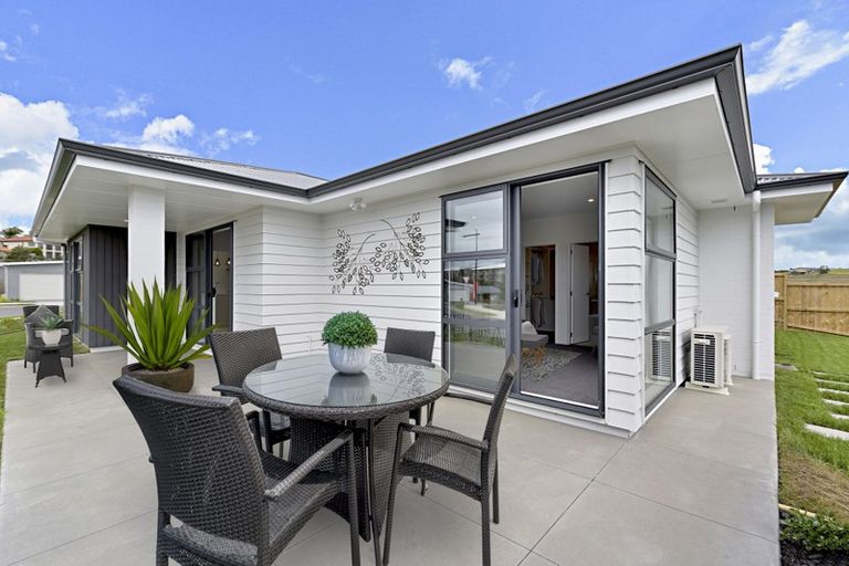 Photo of property in 34 Tyler Davies Drive, Red Beach, 0932