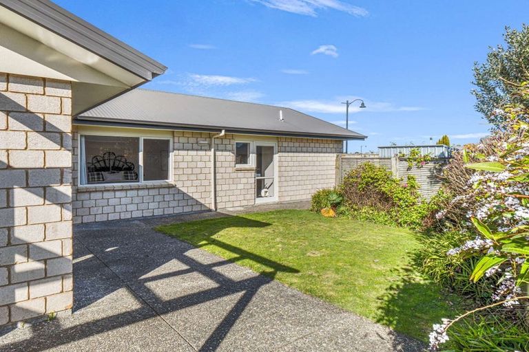 Photo of property in 18 Gilligan Close, College Estate, Whanganui, 4500