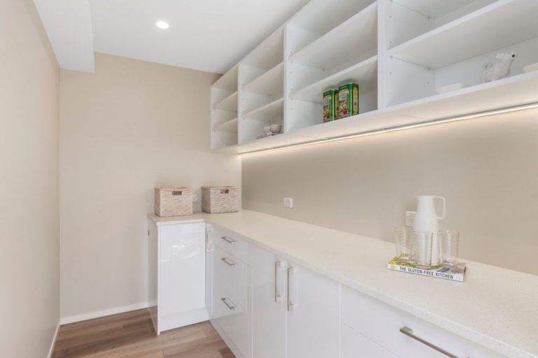 Photo of property in 10 Waititiro Rise, Stanmore Bay, Whangaparaoa, 0932