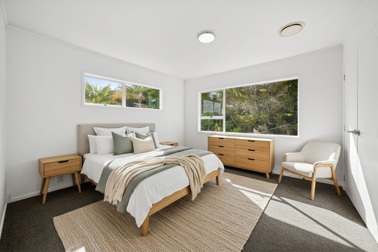 Photo of property in 1/4 Phillipa Place, Browns Bay, Auckland, 0630