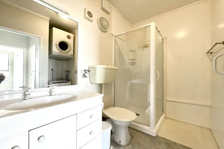 Photo of property in Hobson Court Flats, 46/70 Hobson Street, Thorndon, Wellington, 6011