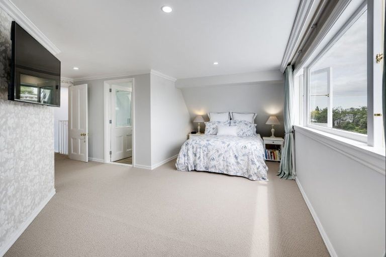 Photo of property in 3 Terrace Lane, Hospital Hill, Napier, 4110