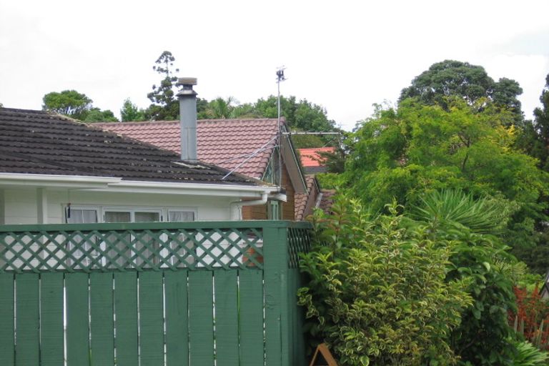 Photo of property in 12 Eleanor Place, Blockhouse Bay, Auckland, 0600