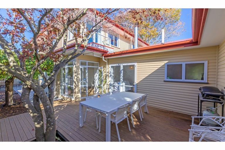 Photo of property in 249 Fifield Terrace, Opawa, Christchurch, 8023