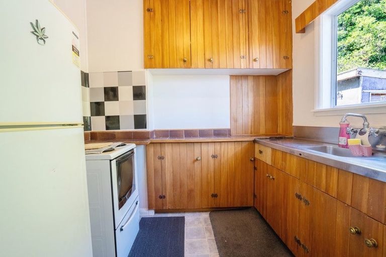 Photo of property in 2/72b Ira Street, Miramar, Wellington, 6022