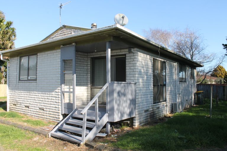 Photo of property in 20 Pukeroa Place, Papakura, 2110
