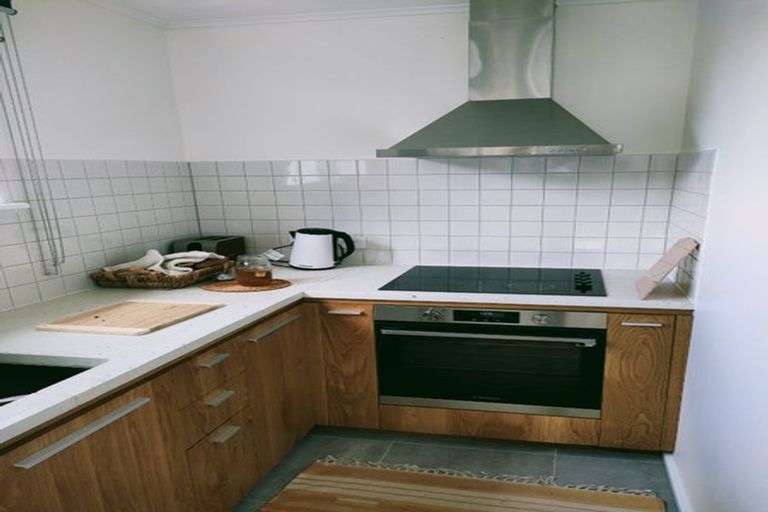 Photo of property in 21 Highbury Crescent, Highbury, Wellington, 6012