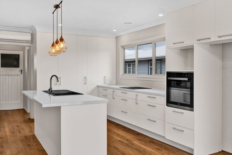 Photo of property in 18 Grey Street, Hawera, 4610