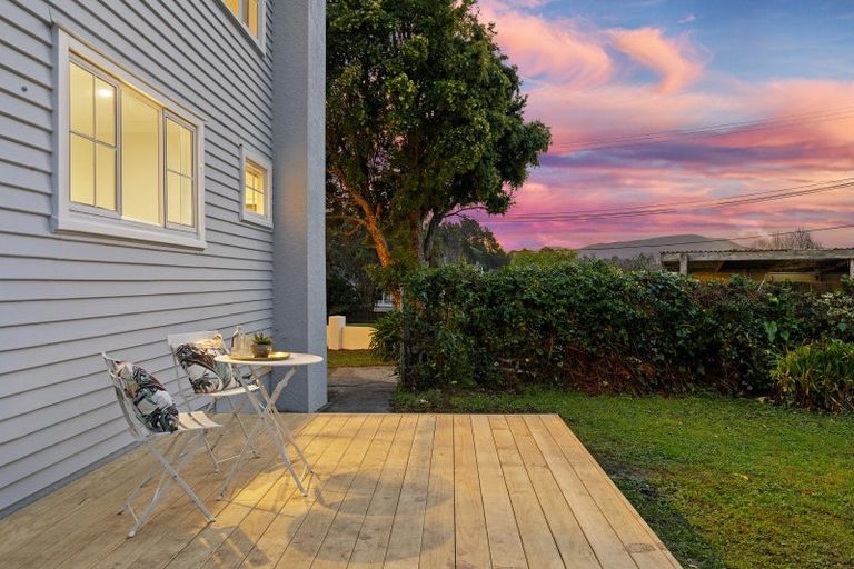 Photo of property in 117 Horoeka Street, Stokes Valley, Lower Hutt, 5019