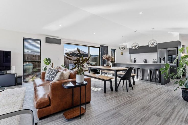 Photo of property in 2 Page Place, Rangiora, 7400