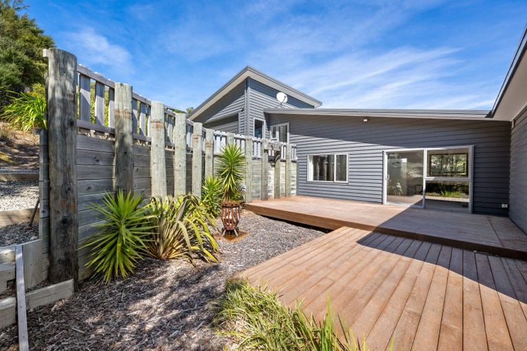 Photo of property in 11 Bell Bird Rise, Picton, 7220