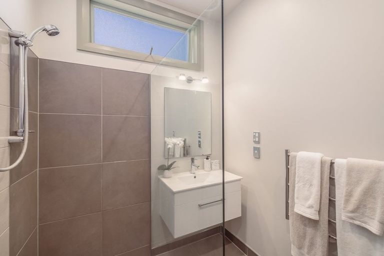 Photo of property in 48 Woodville Street, Edgeware, Christchurch, 8013