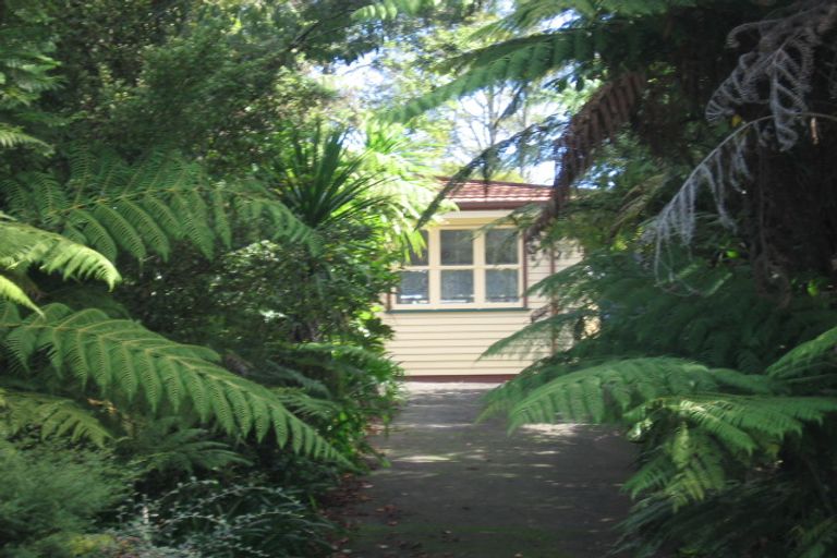 Photo of property in 73 Atkinson Road, Titirangi, Auckland, 0604