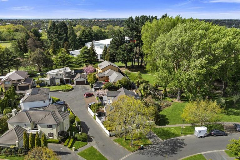 Photo of property in 30 Chateau Drive, Burnside, Christchurch, 8053