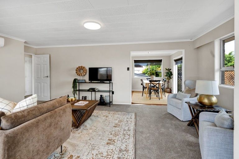 Photo of property in 147 Govett Avenue, Frankleigh Park, New Plymouth, 4310
