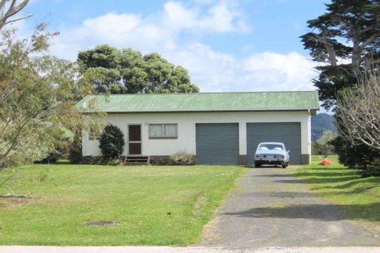 Photo of property in 28 Robinson Road, Whitianga, 3510