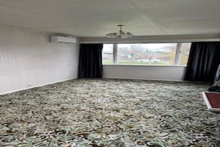 Photo of property in 3 Robertson Street, Elderslea, Upper Hutt, 5018