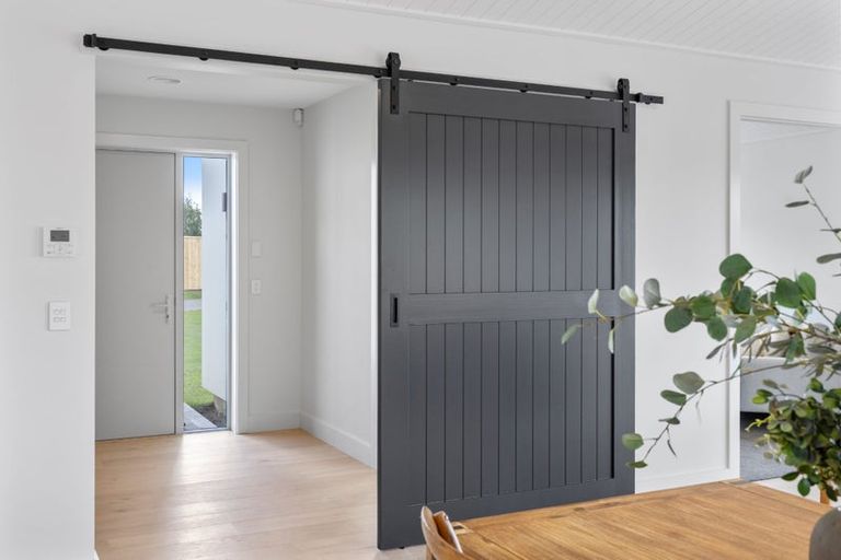 Photo of property in 7 Pihoihoi Close, Waikanae, 5036