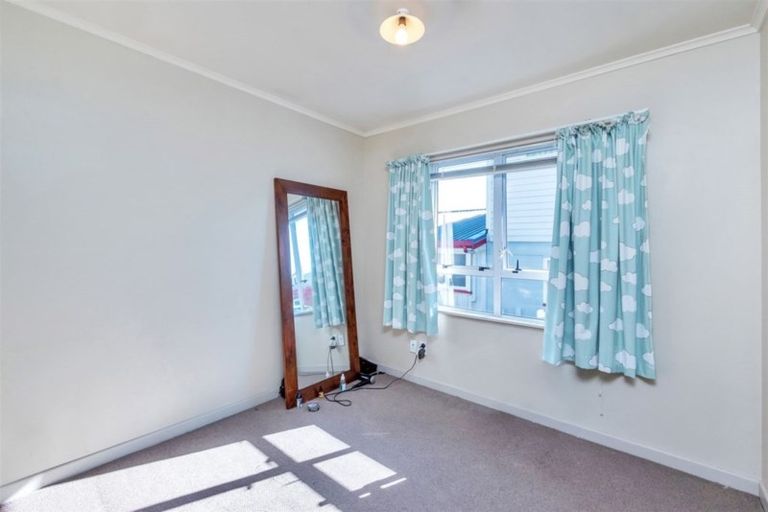 Photo of property in 20 Spence Road, Henderson, Auckland, 0612