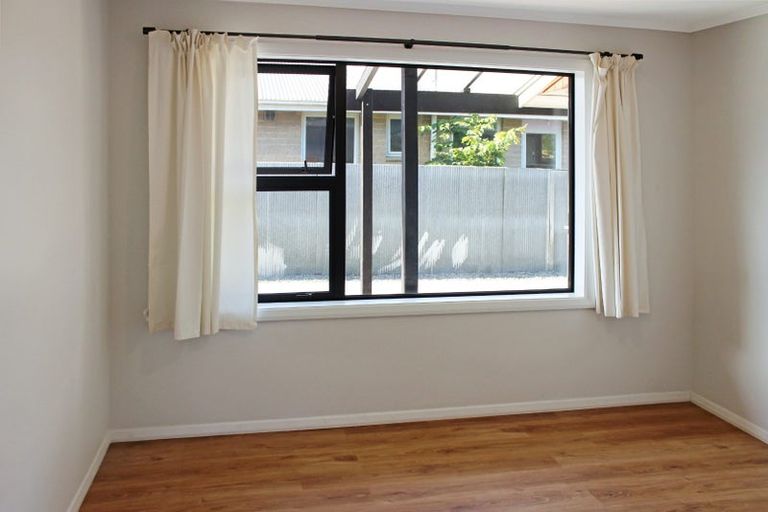 Photo of property in 111 Gayhurst Road, Dallington, Christchurch, 8061