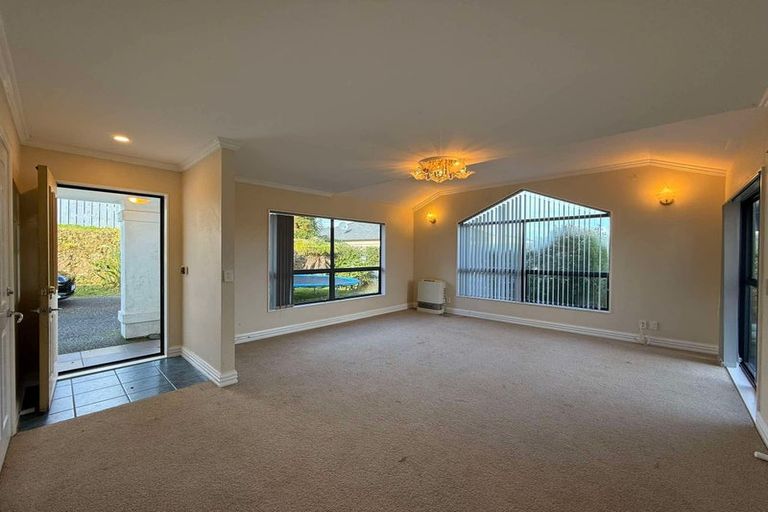 Photo of property in 10 Cabbage Tree Grove, Woodridge, Wellington, 6037