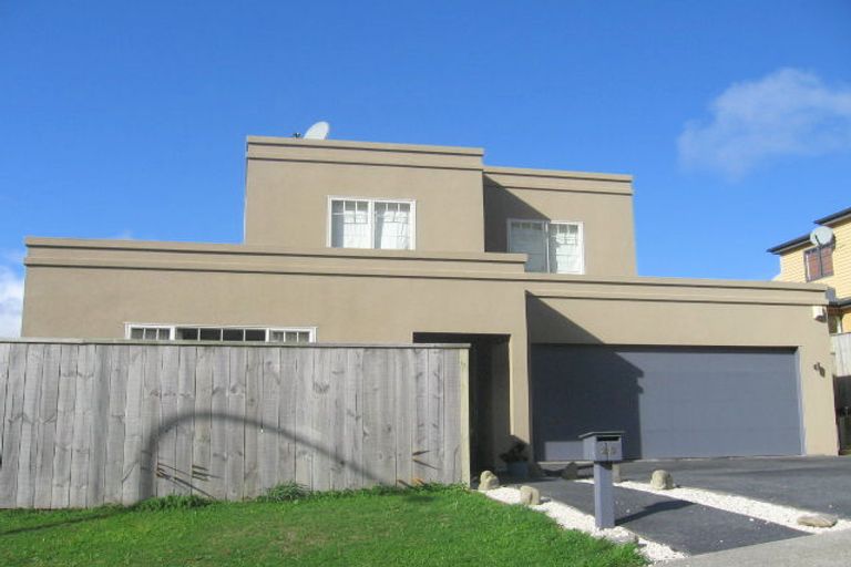 Photo of property in 25 Erlestoke Crescent, Churton Park, Wellington, 6037