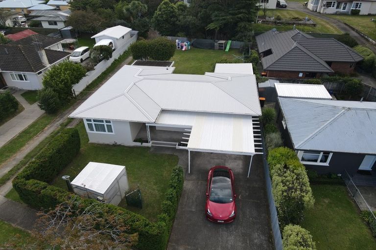 Photo of property in 17 East Street, Terrace End, Palmerston North, 4410