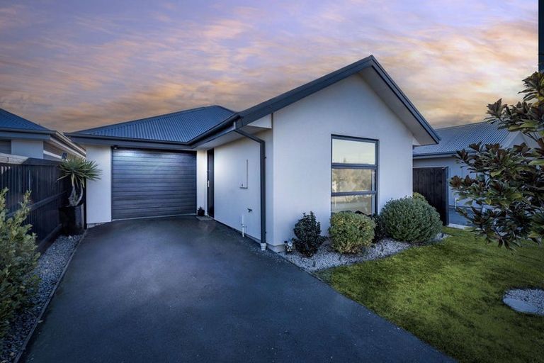 Photo of property in 10 Helmore Street, Rangiora, 7400