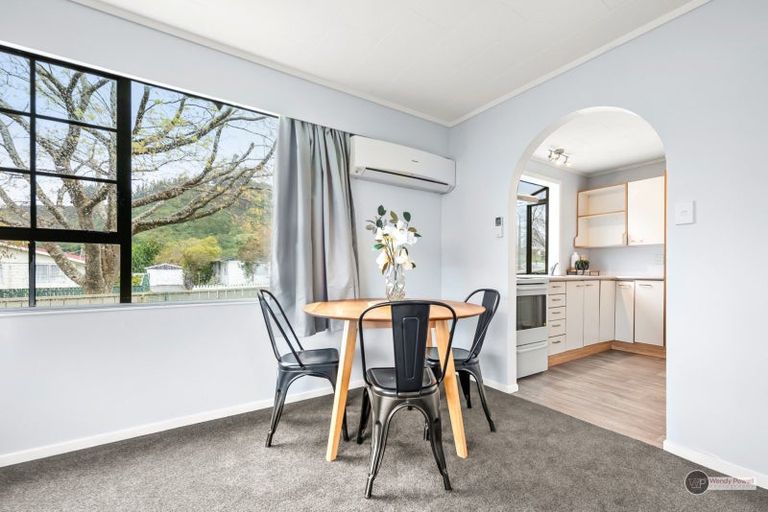 Photo of property in 68a Gemstone Drive, Birchville, Upper Hutt, 5018