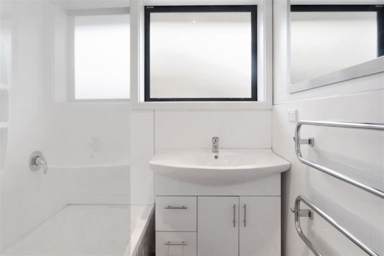 Photo of property in 16 Horton Place, Avondale, Christchurch, 8061