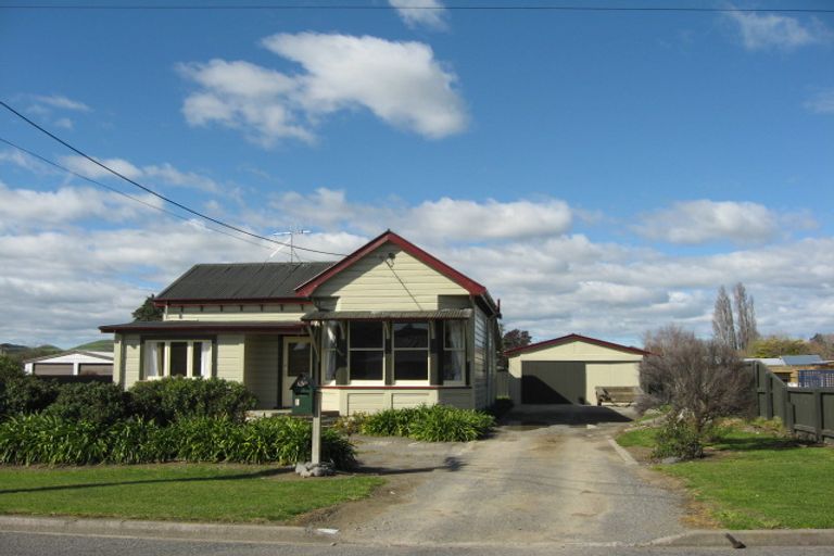 Photo of property in 8 Guy Street, Waipawa, 4210