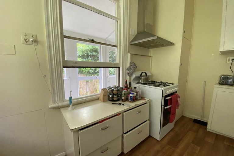 Photo of property in 164 Glenmore Street, Northland, Wellington, 6012