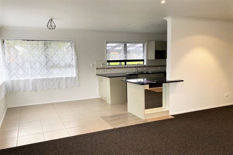 Photo of property in 3 Sexton Place, Manurewa East, Auckland, 2102