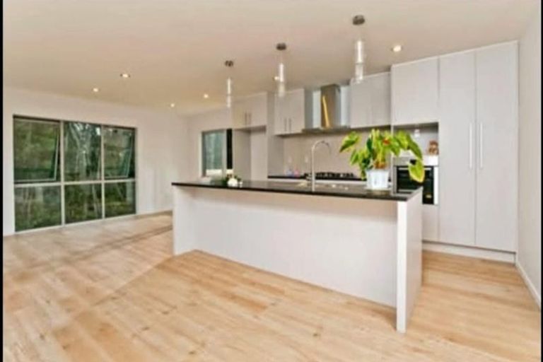 Photo of property in 98 Tiriwa Drive, Massey, Auckland, 0614