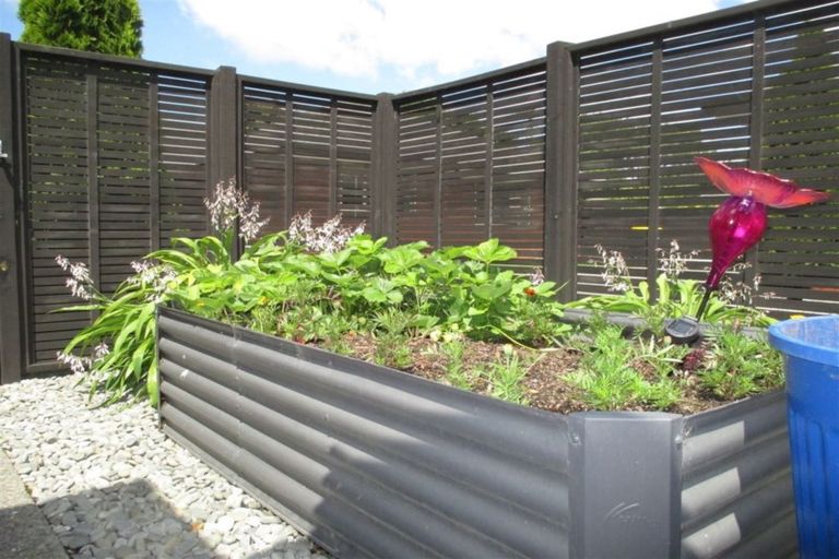 Photo of property in 2/17 Hansons Lane, Upper Riccarton, Christchurch, 8041